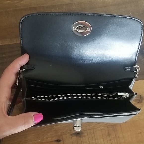 Coach Python Chain Crossbody NWT - Picture 6 of 7